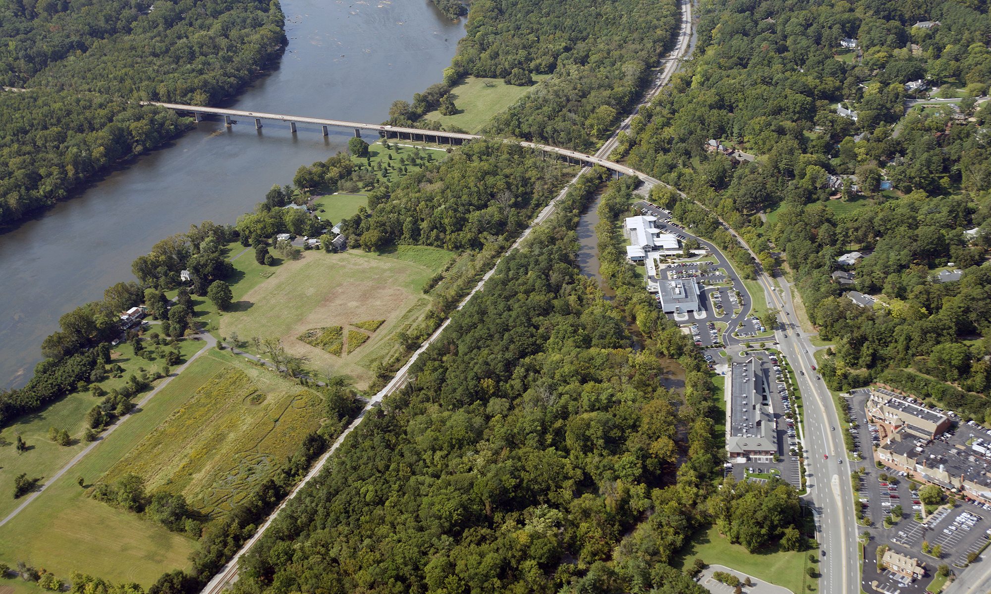 Aerial view of Huguenot Bridge