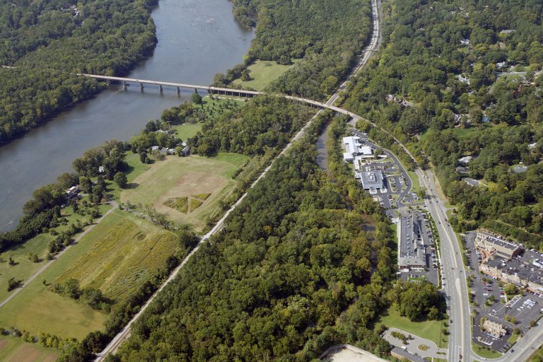 Aerial view of Huguenot Bridge