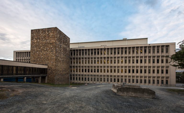 Exterior of Duke Health’s Clinical and Research Laboratory (CaRL) Building