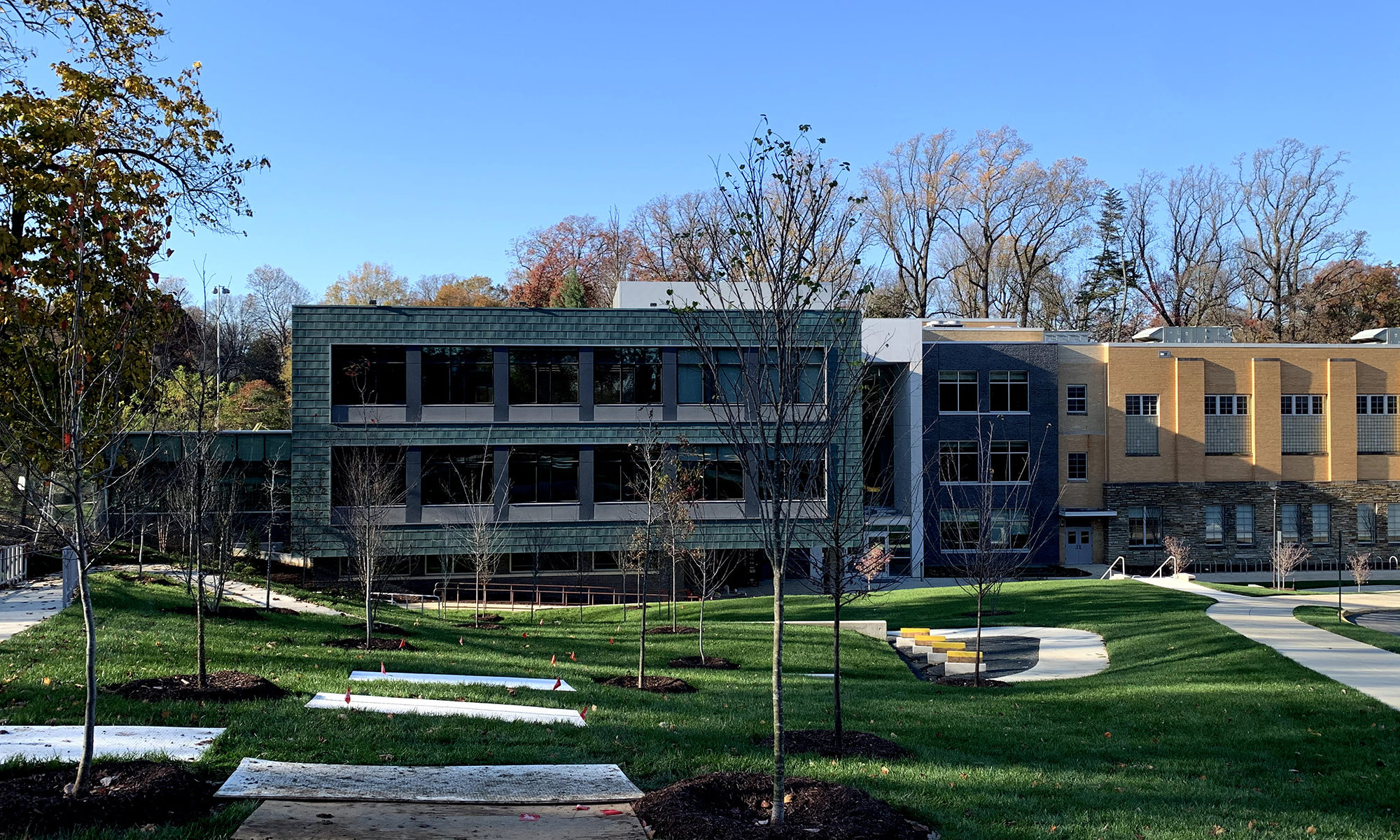 Exterior of Dorothy Hamm Middle School